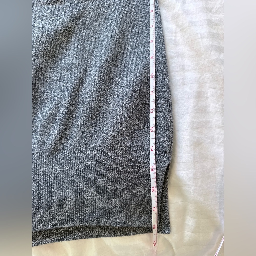 Abercrombie & Fitch Split Hem Business Casual Crewneck Sweater size Large - Picture 8 of 9